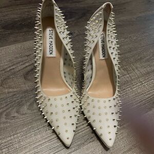 Steve Madden White Studded Women's Shoes size 6